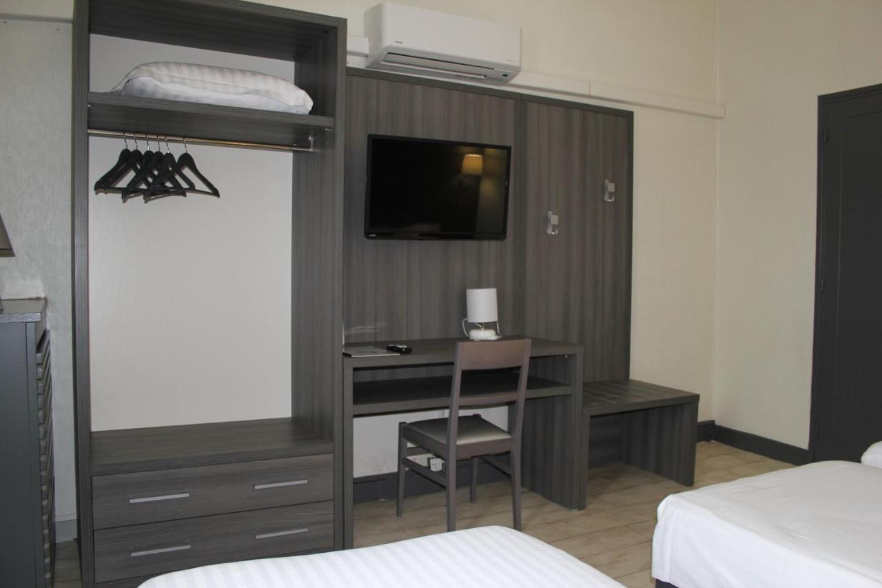 Hotel Univers Carpentras Buitenkant foto